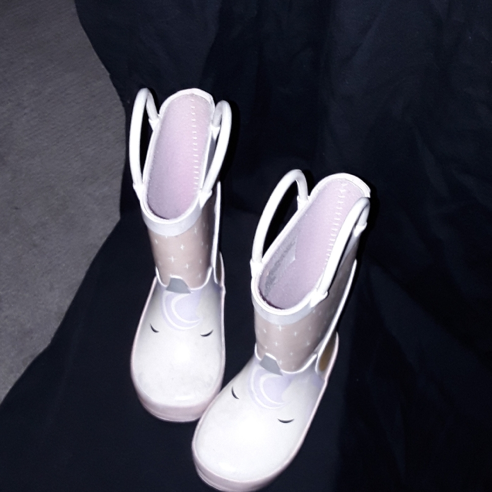 Stylish Cream Women's Boots
